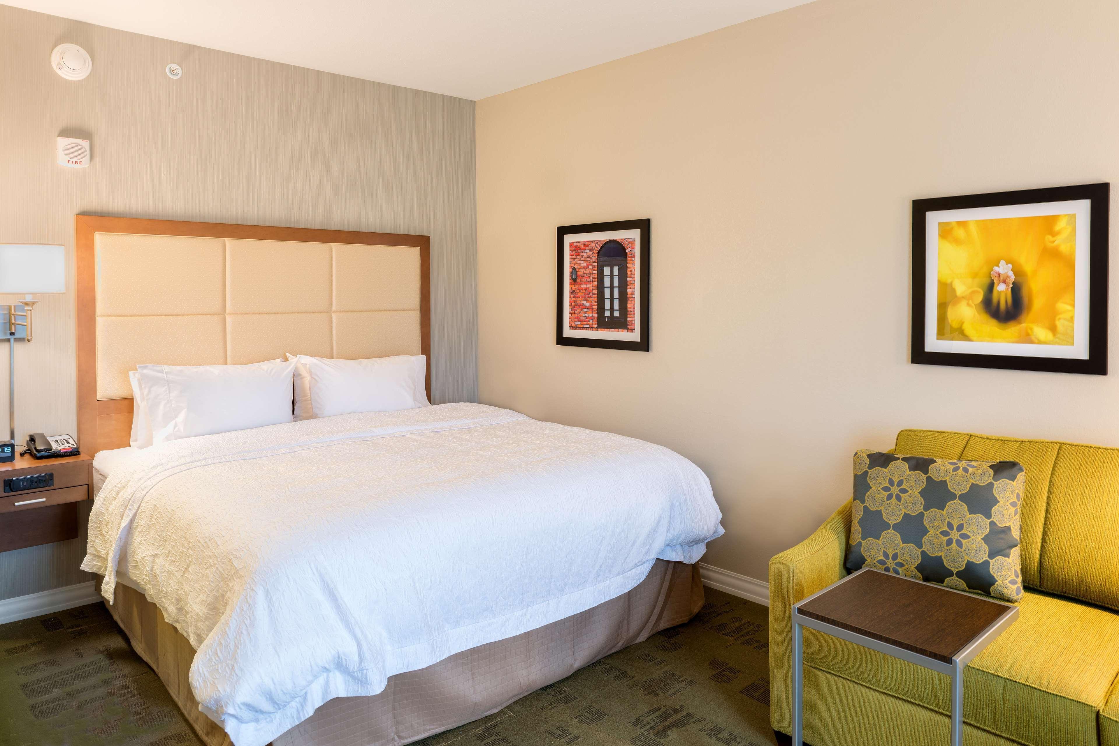 Hampton & Columbus Hotel 3*
